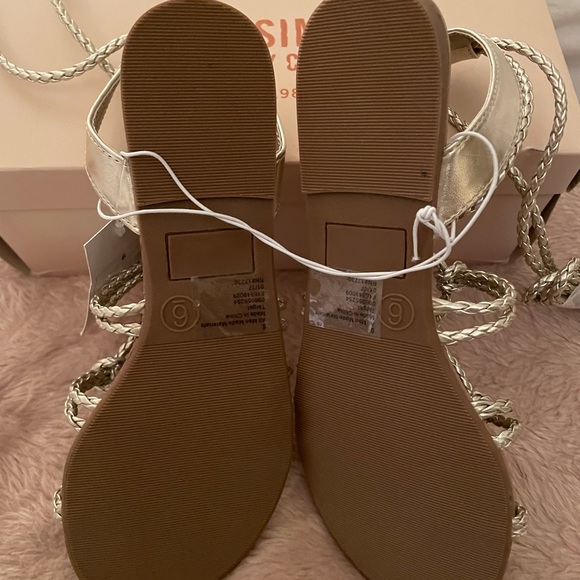 MOSSIMO Keenan gold strappy gladiator sandal - Picture 6 of 6